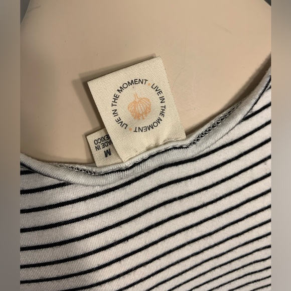 Live in the moment • Stripe Peplum top - Picture 3 of 6